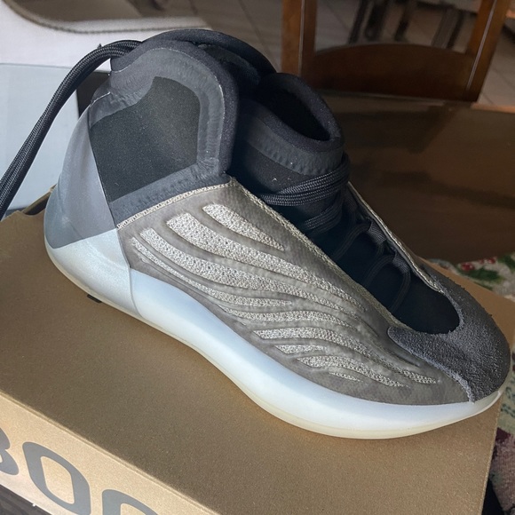 Yeezy Other - Yeezy Qntm